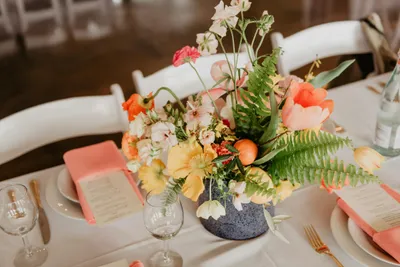 Creating Enchanting Spaces: Mastering Floral Arrangements as Wedding PropsIllustration